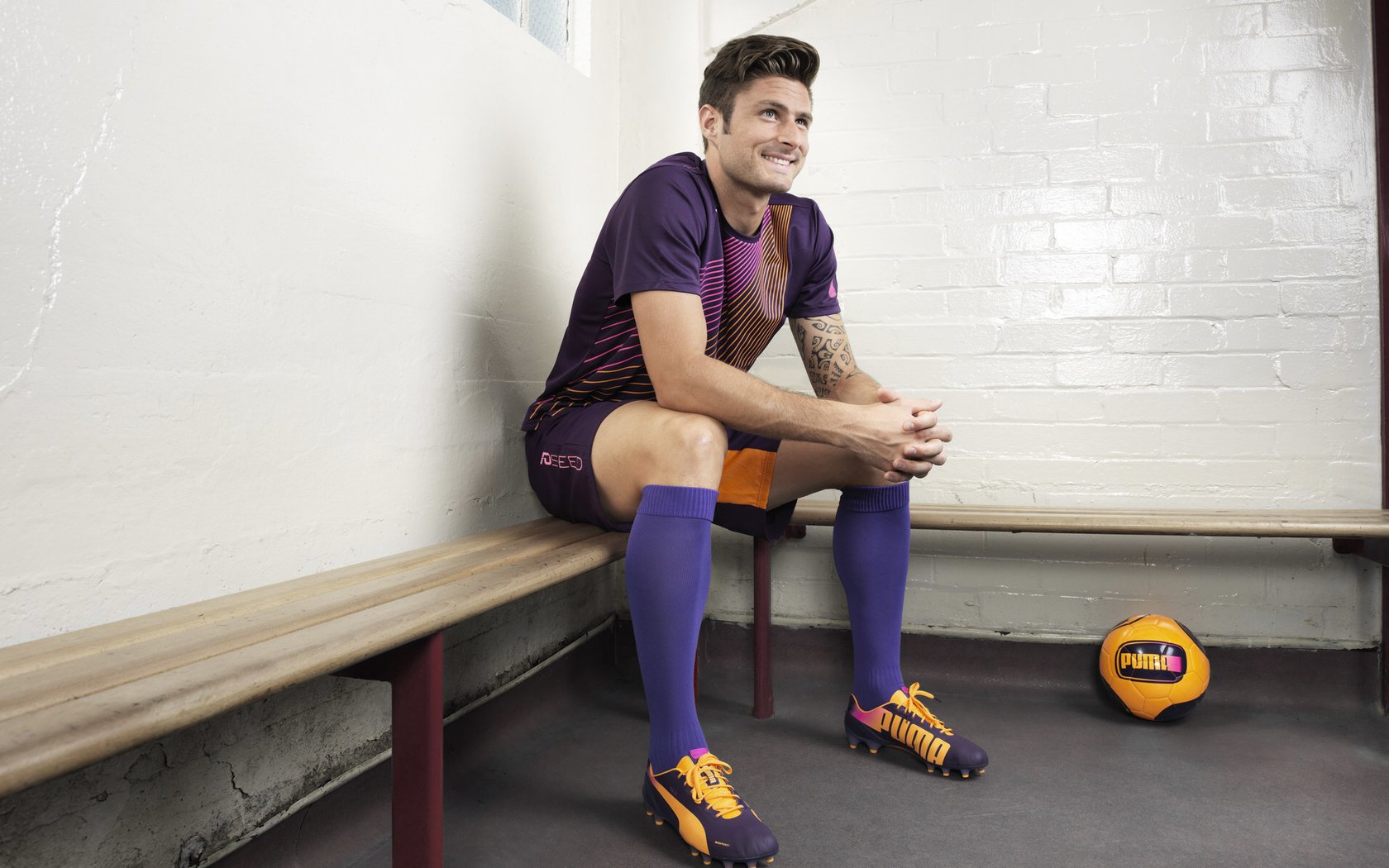 佩纳罗尔中场组织能力提升，佩纳罗尔对帕拉尼恩斯